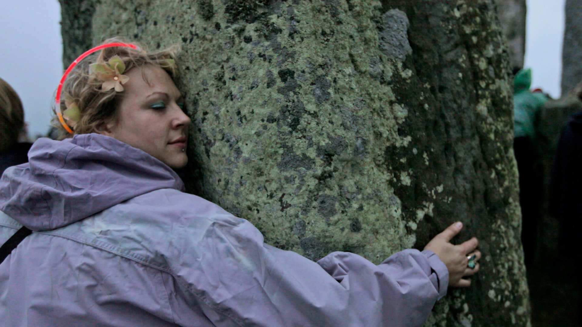 Britain_Summer_Solstice_2012_hug