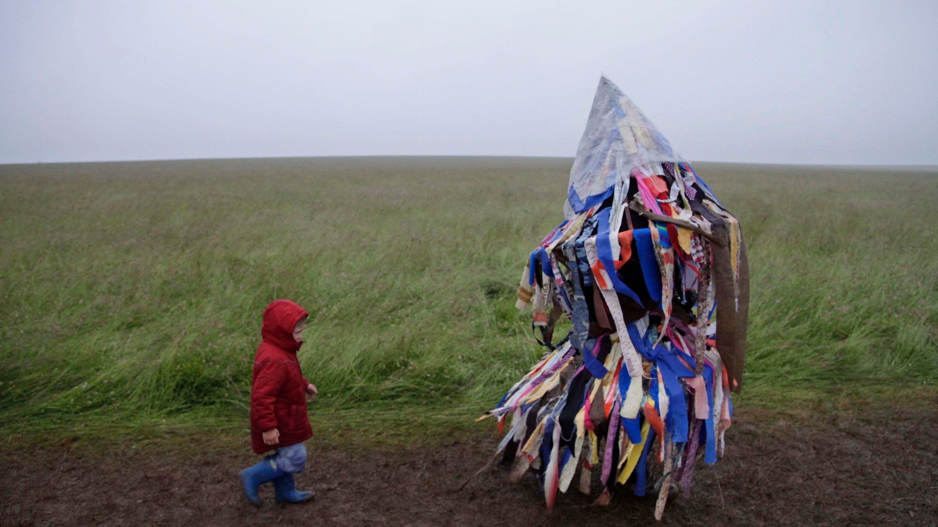 Britain_Summer_Solstice_2012_piper_2
