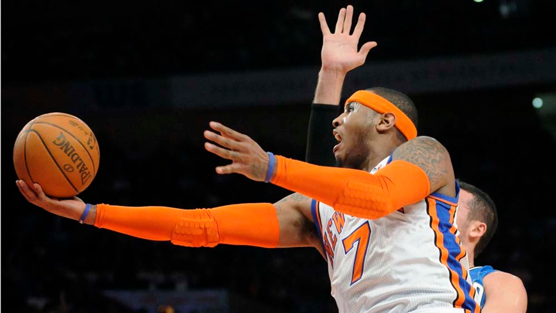 Carmelo Anthony Finger Roll