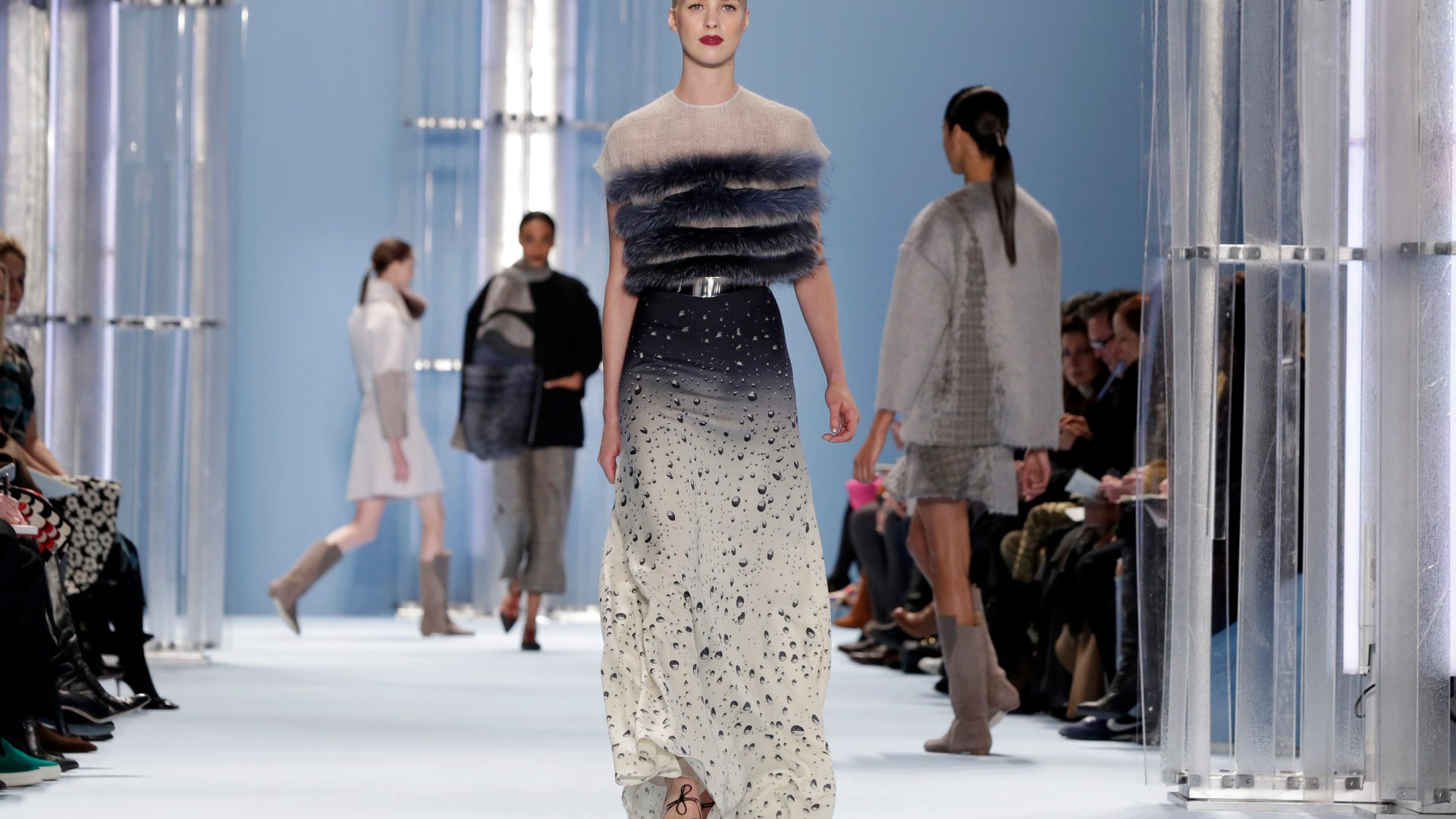 Carolina_Herrara_Fashion_2015__7_