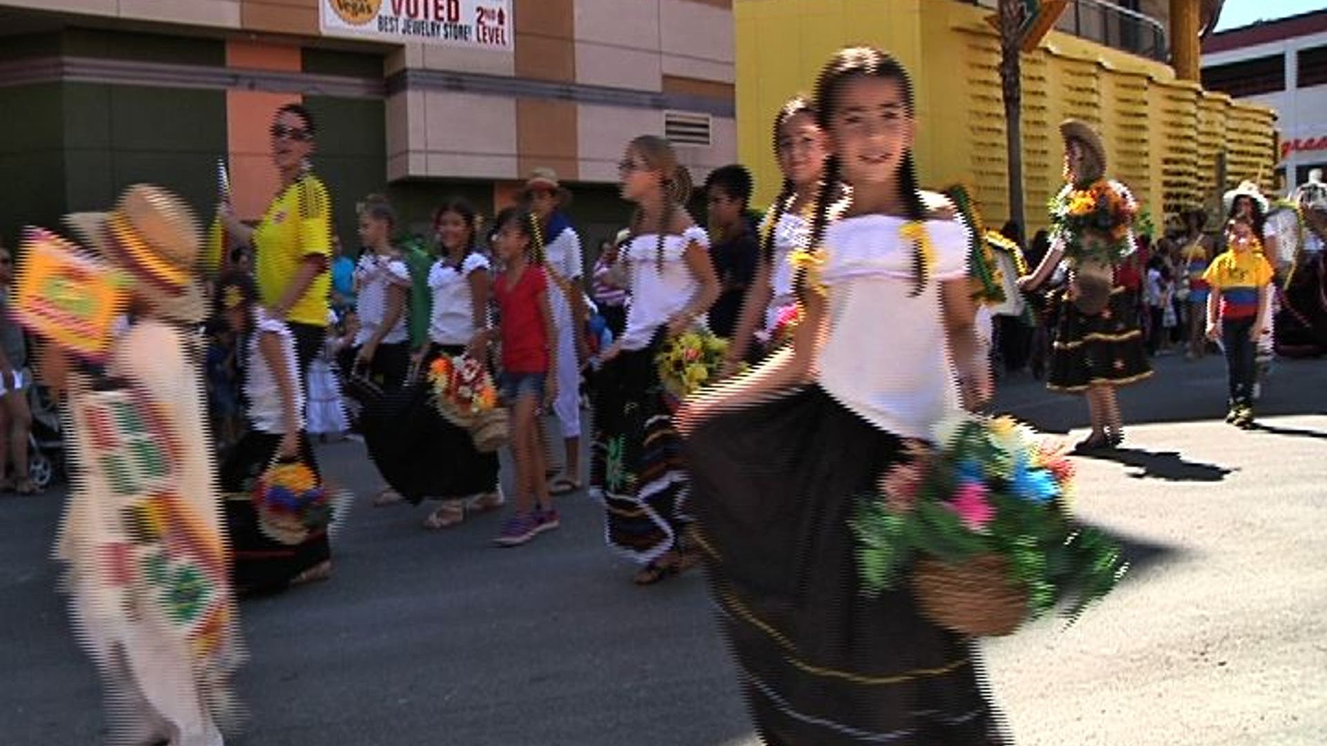Child_Dancer_at_parade