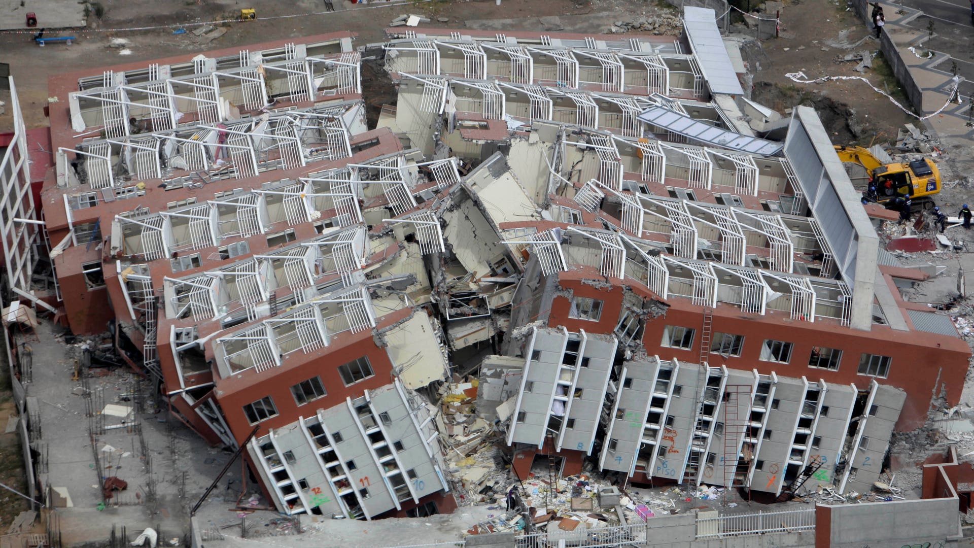 Chile_Earthquake_Anni_Grat__5_