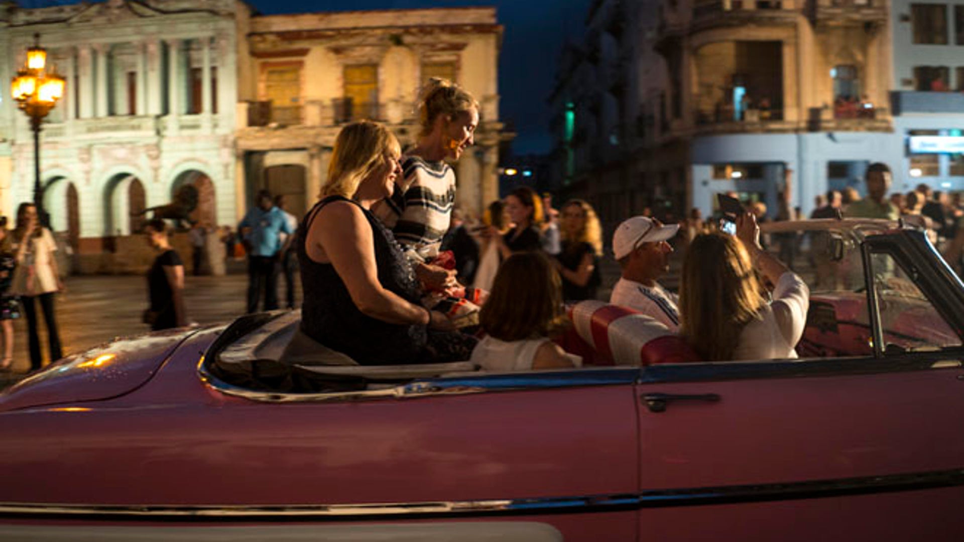 Cuba_Chanel_Show_Garc_5_