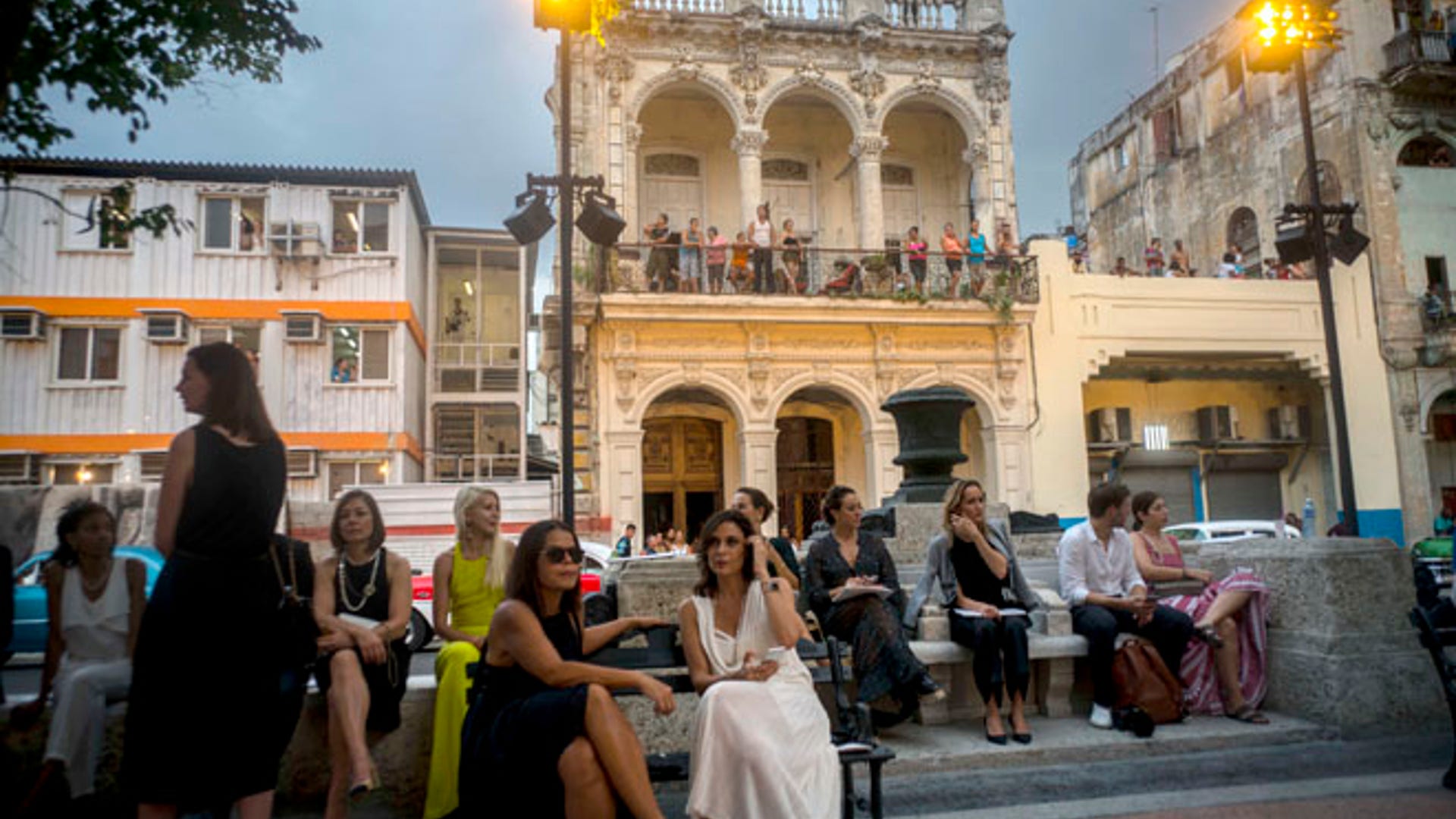 Cuba_Chanel_Show_Garc_6_