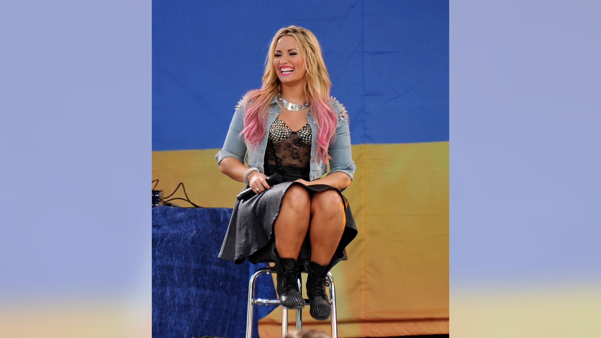 Demi_Lovato_Hair_Transformation__11_