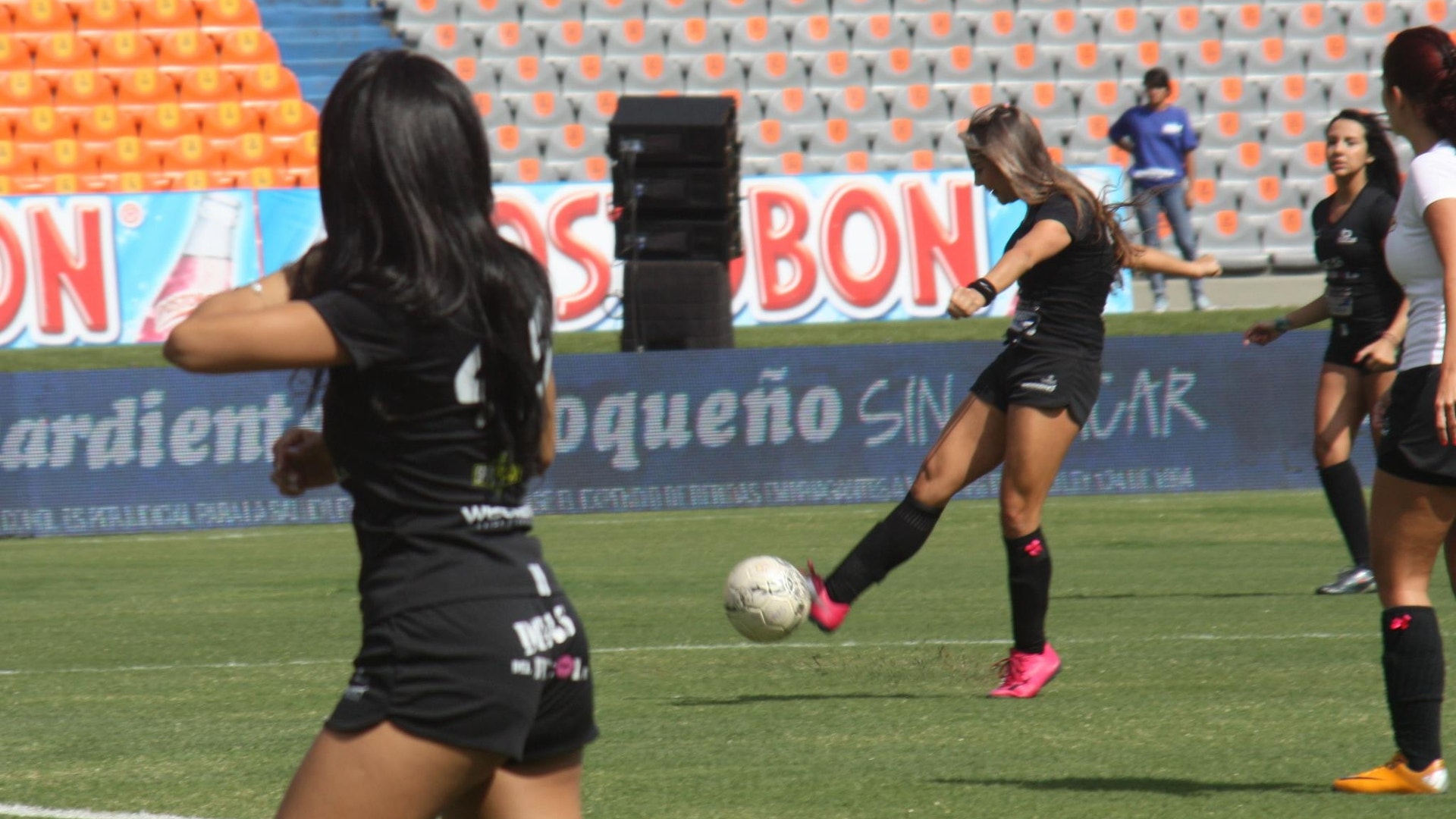 Divas_del_futbol_10