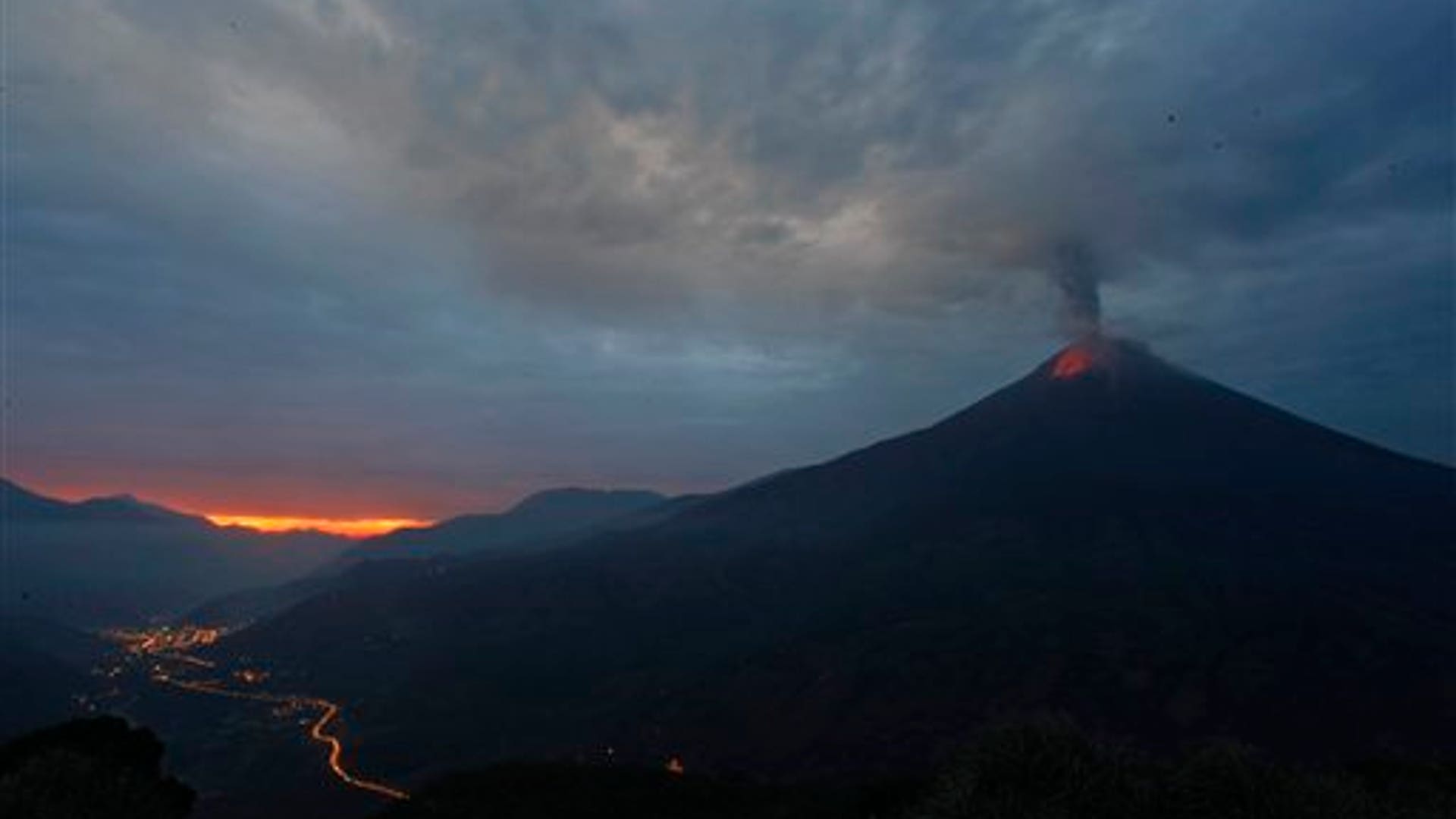 Ecuador_Volcano__2_