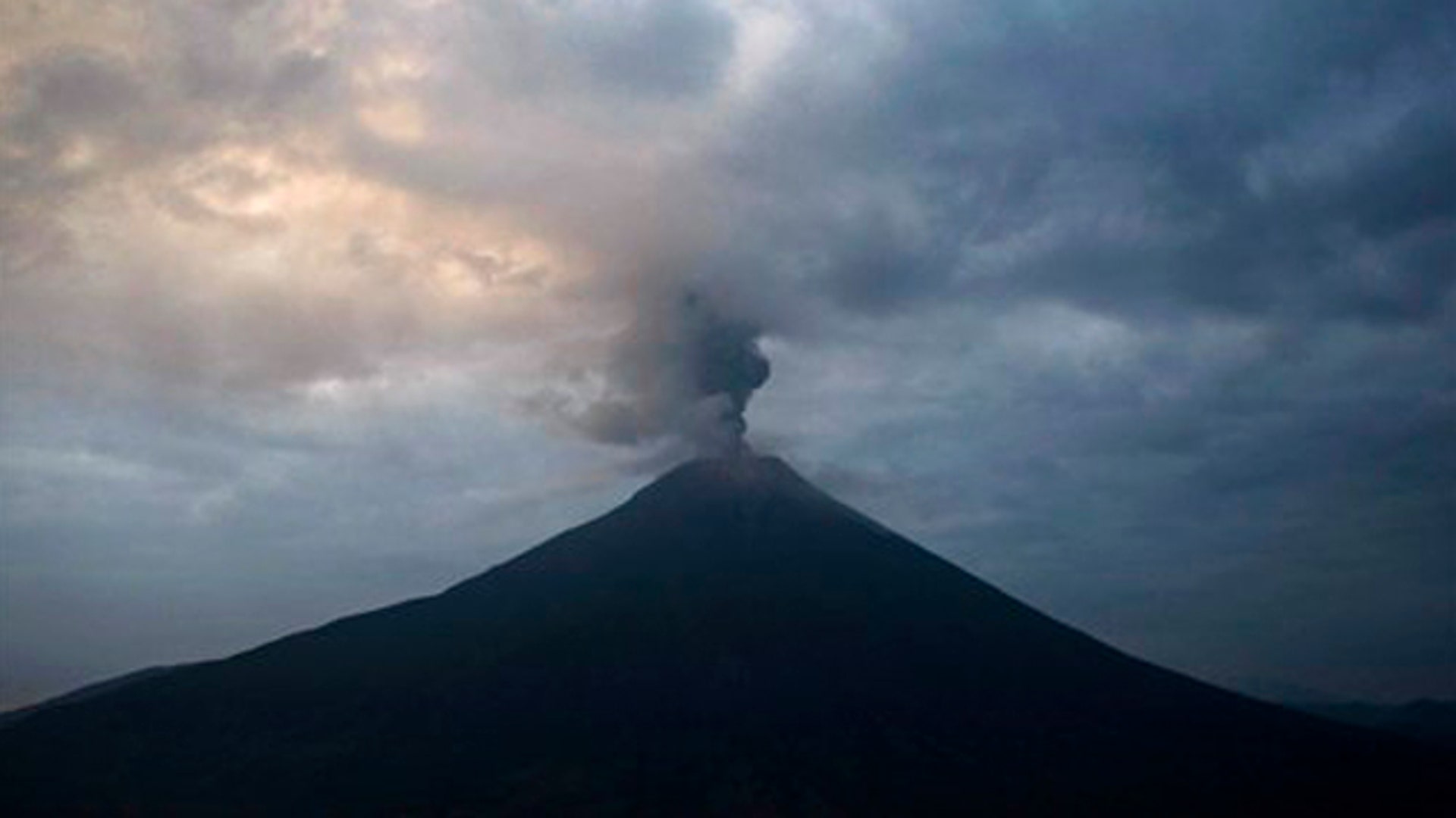 Ecuador_Volcano_Front