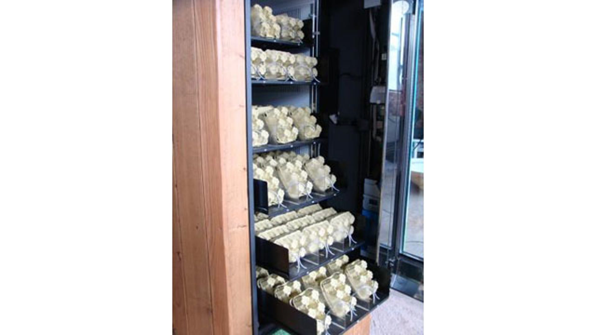Egg_automatic_distribution