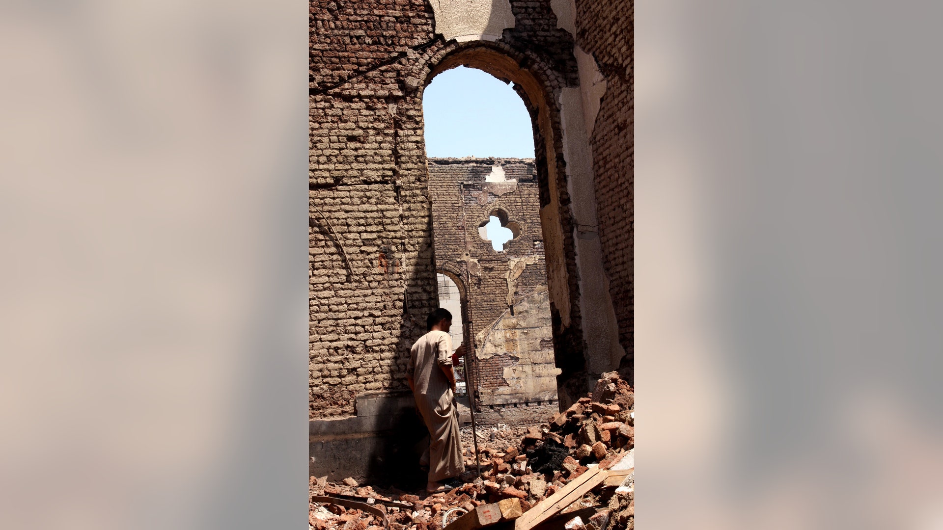 Egypt_antiquities_looting_damage_6