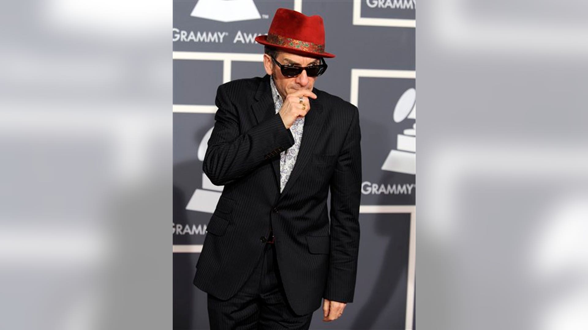 Elvis_Costello_wkeujo