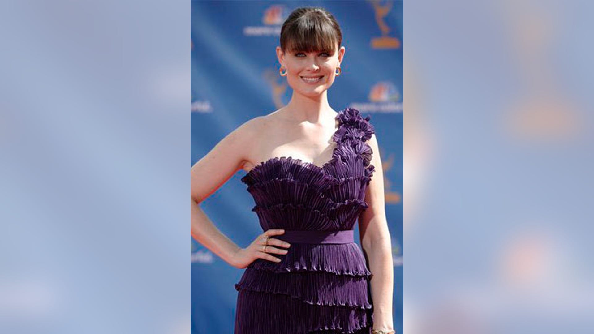 Emily_Deschanel_dfhftj