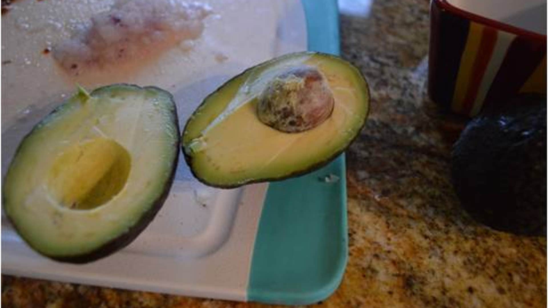 Empanadas_and_Avocado_Cream_2