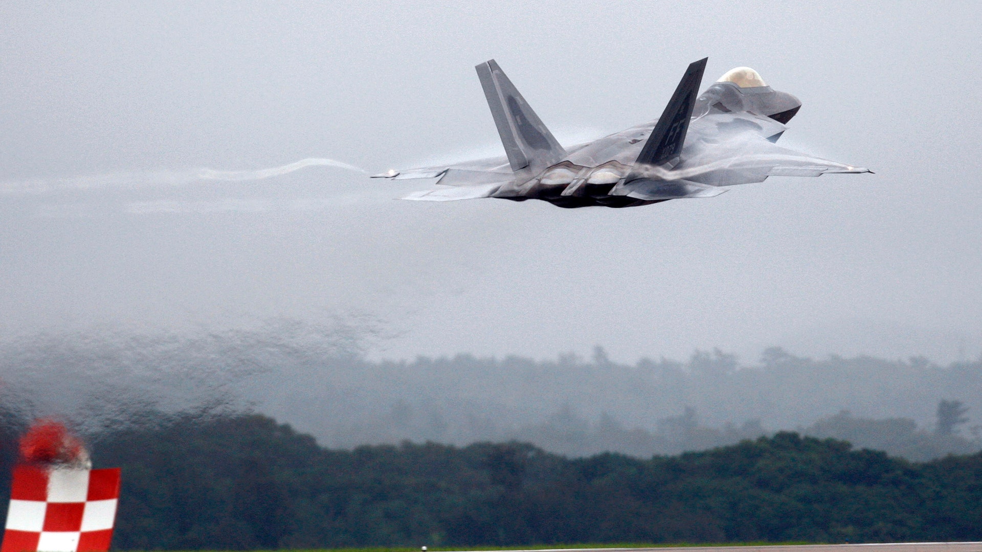 F-22 takes off at Kadena U.S. Air Force Base