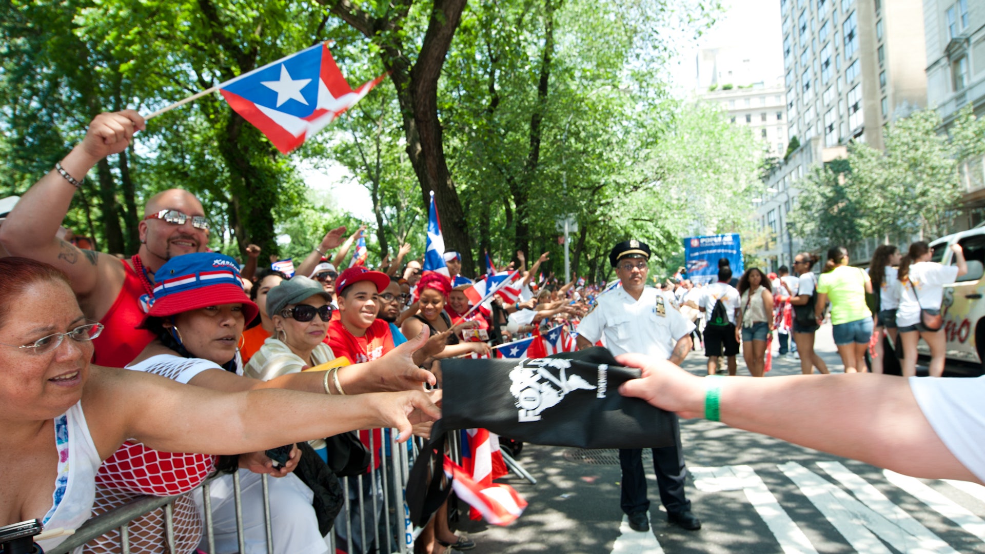 FNL_parade_7_mariela