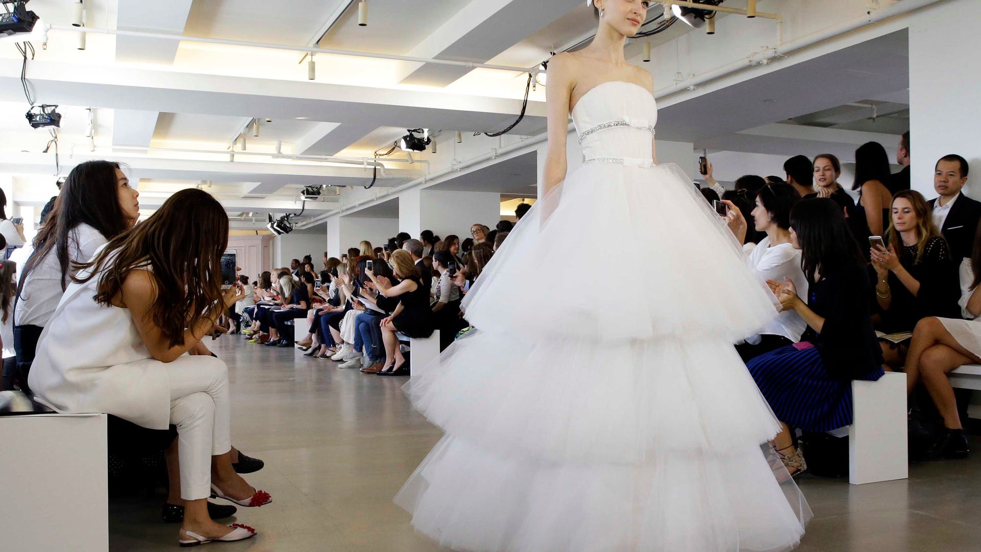 Fashion_Oscar_de_la_R_Garc_13_