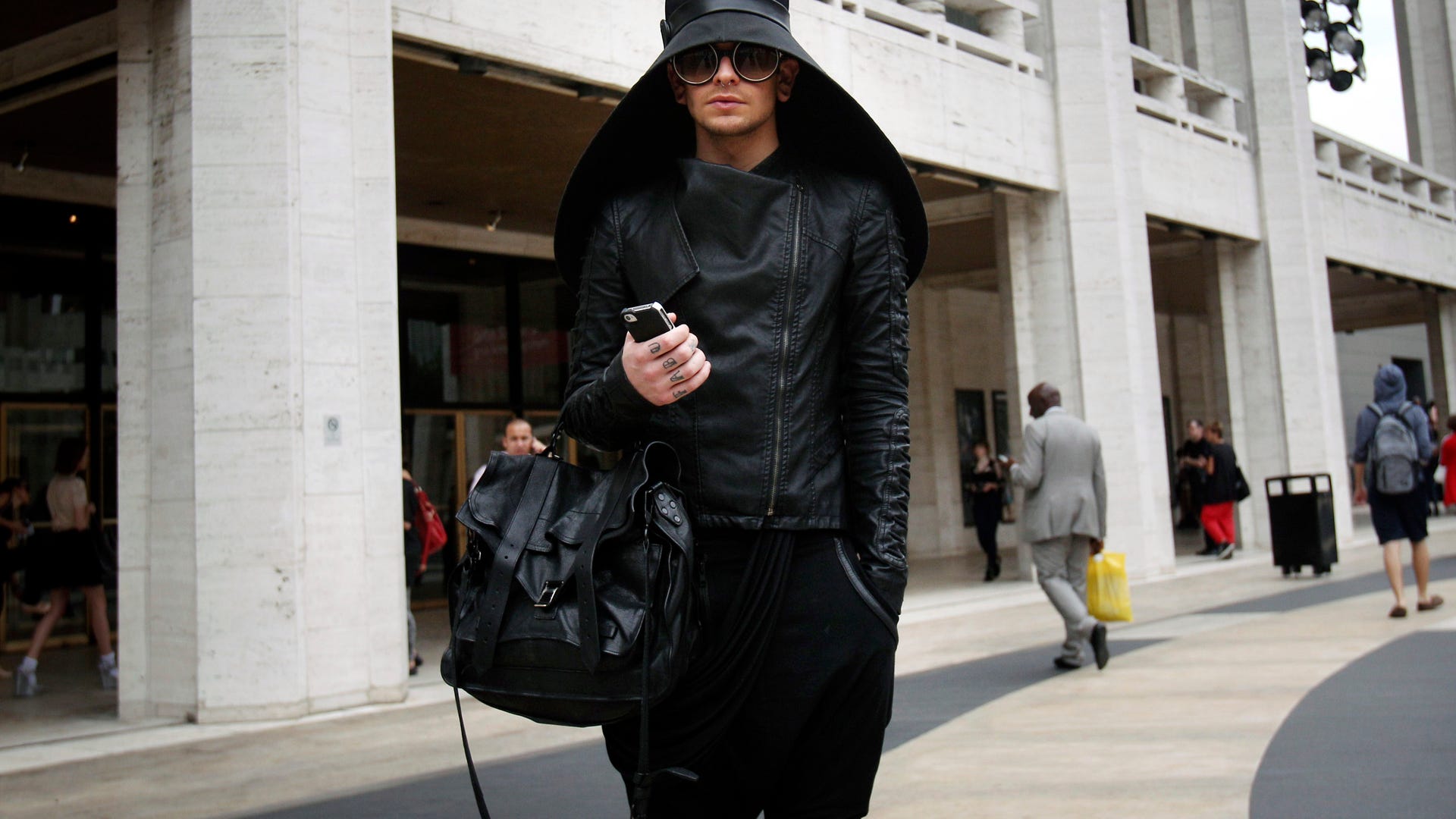 Fashion_Week_Spring_2_Angu