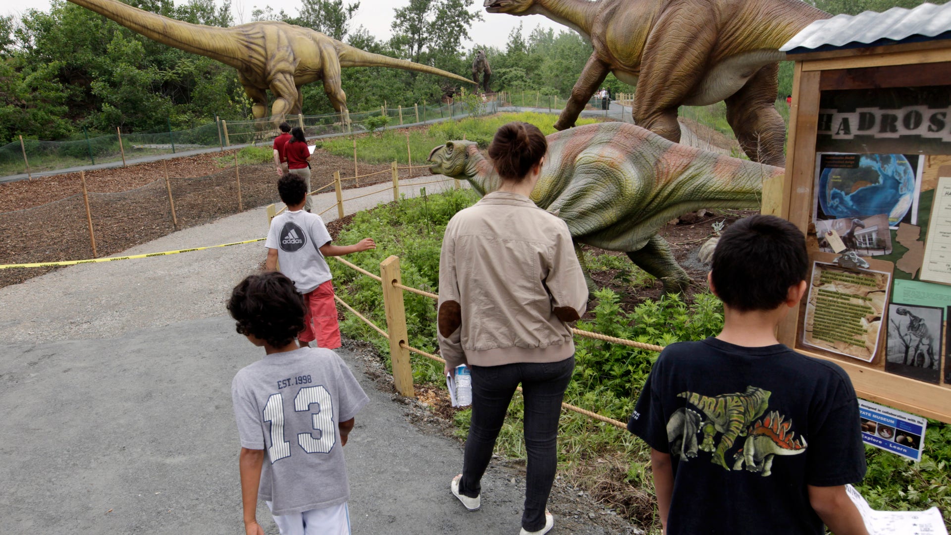 Field_Station_Dinosaur_8