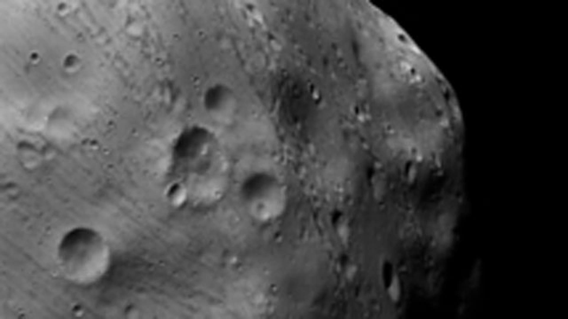 First_Flyby_Image_of_Phobos