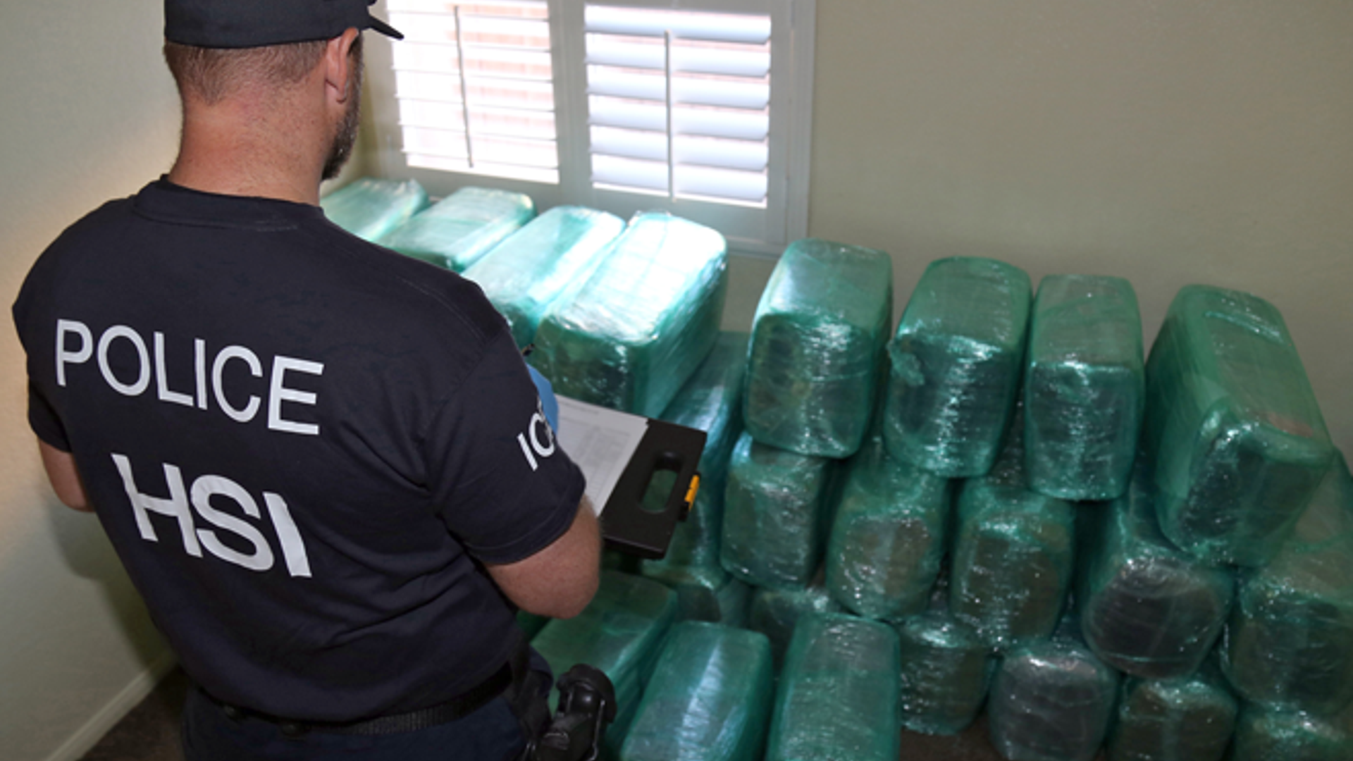 Football_Border_Tunnel