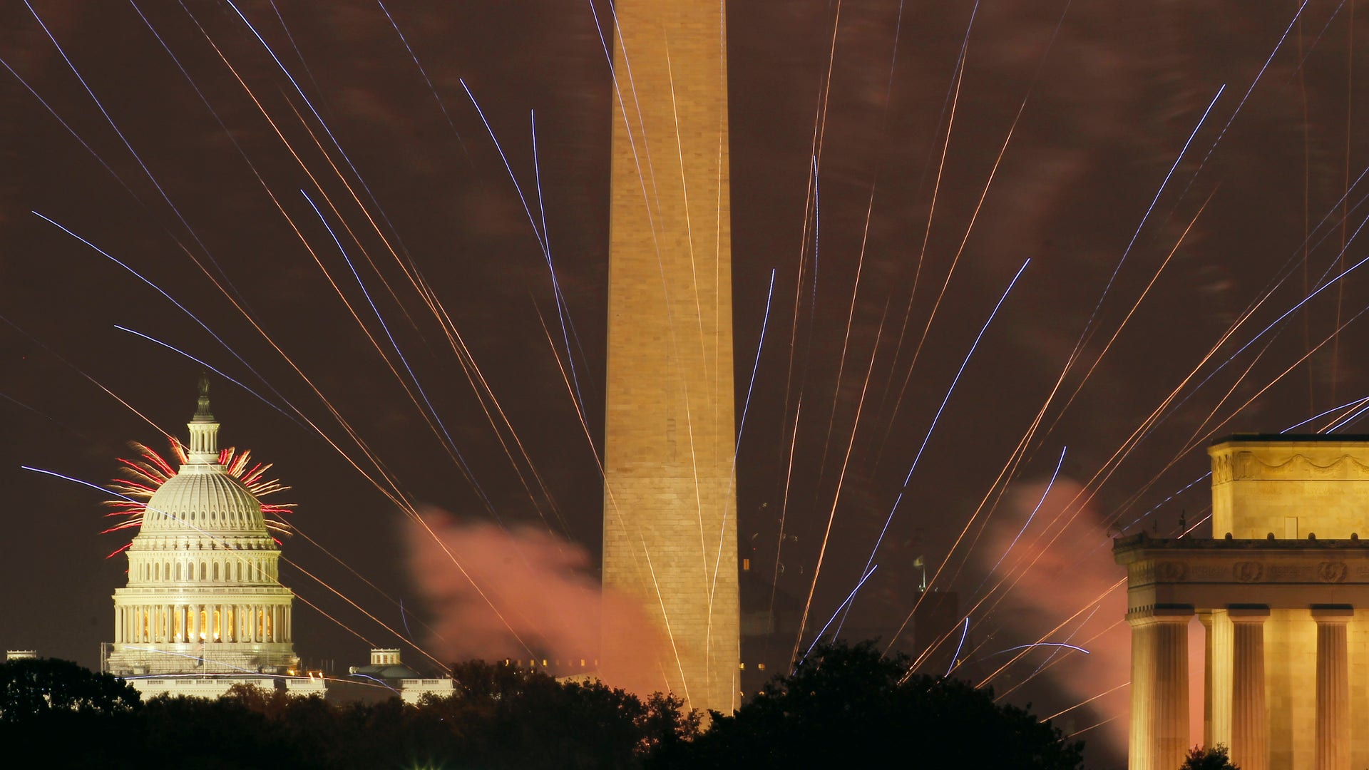 Fourth_of_July_Firewo_Angu__1_