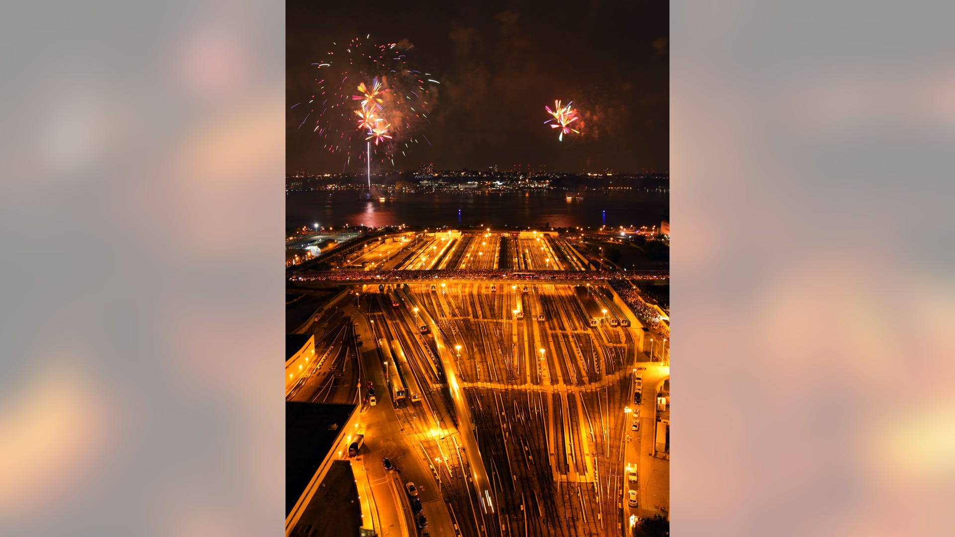 Fourth_of_July_Firewo_Angu__6_