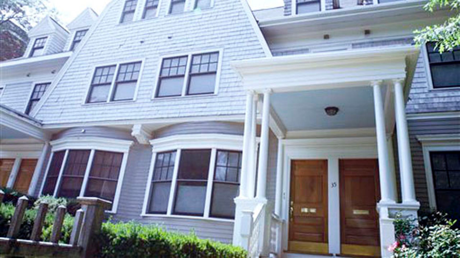 Front_View_of_Residence_3