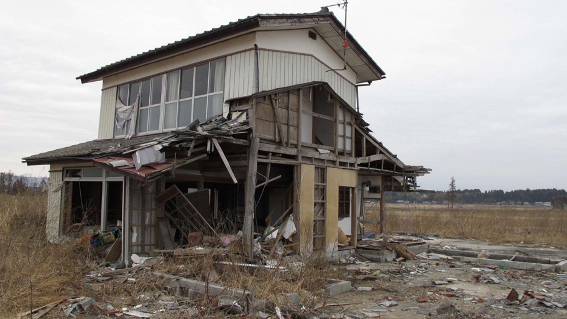 Fukushim_Abandoned_House