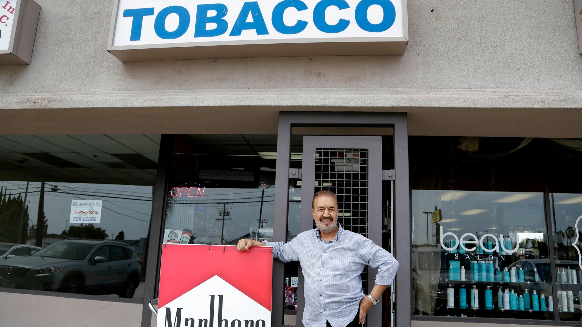 GOP_2016_Trump_tobacco