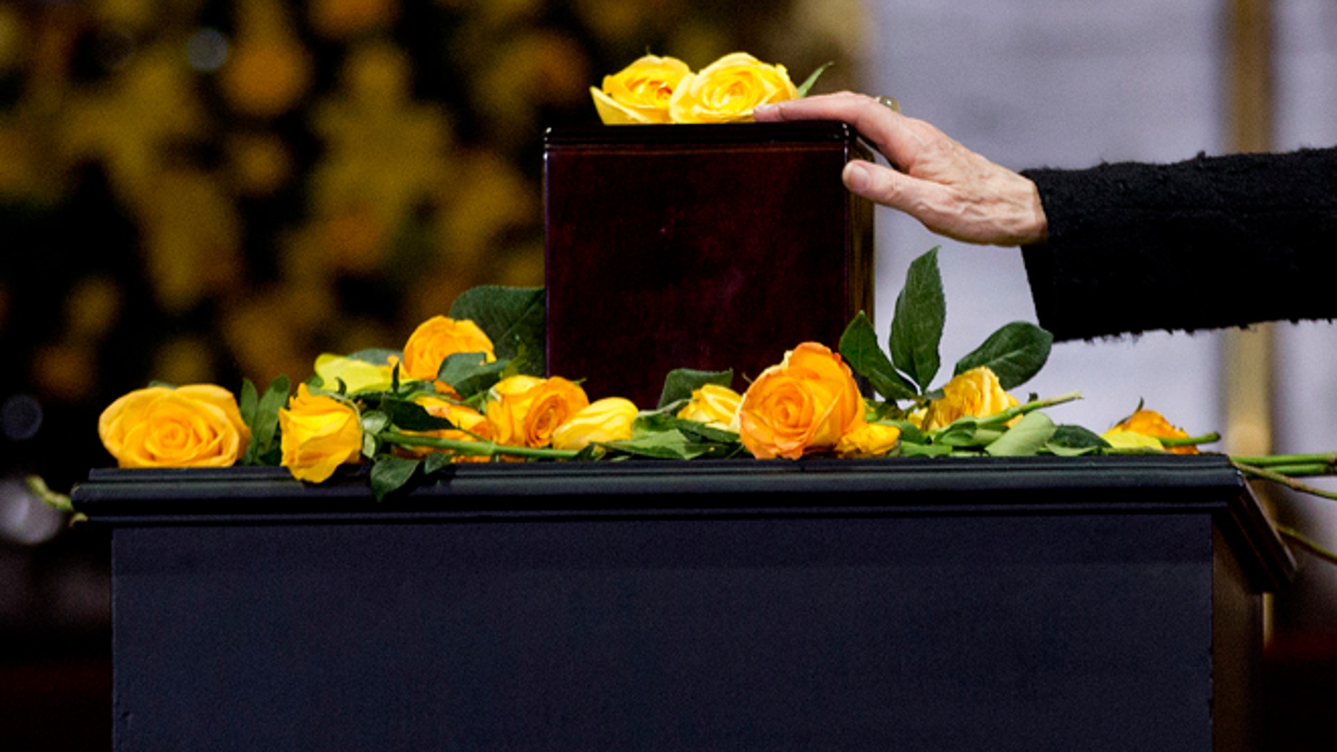 Gabo_Memorial_1_Latino