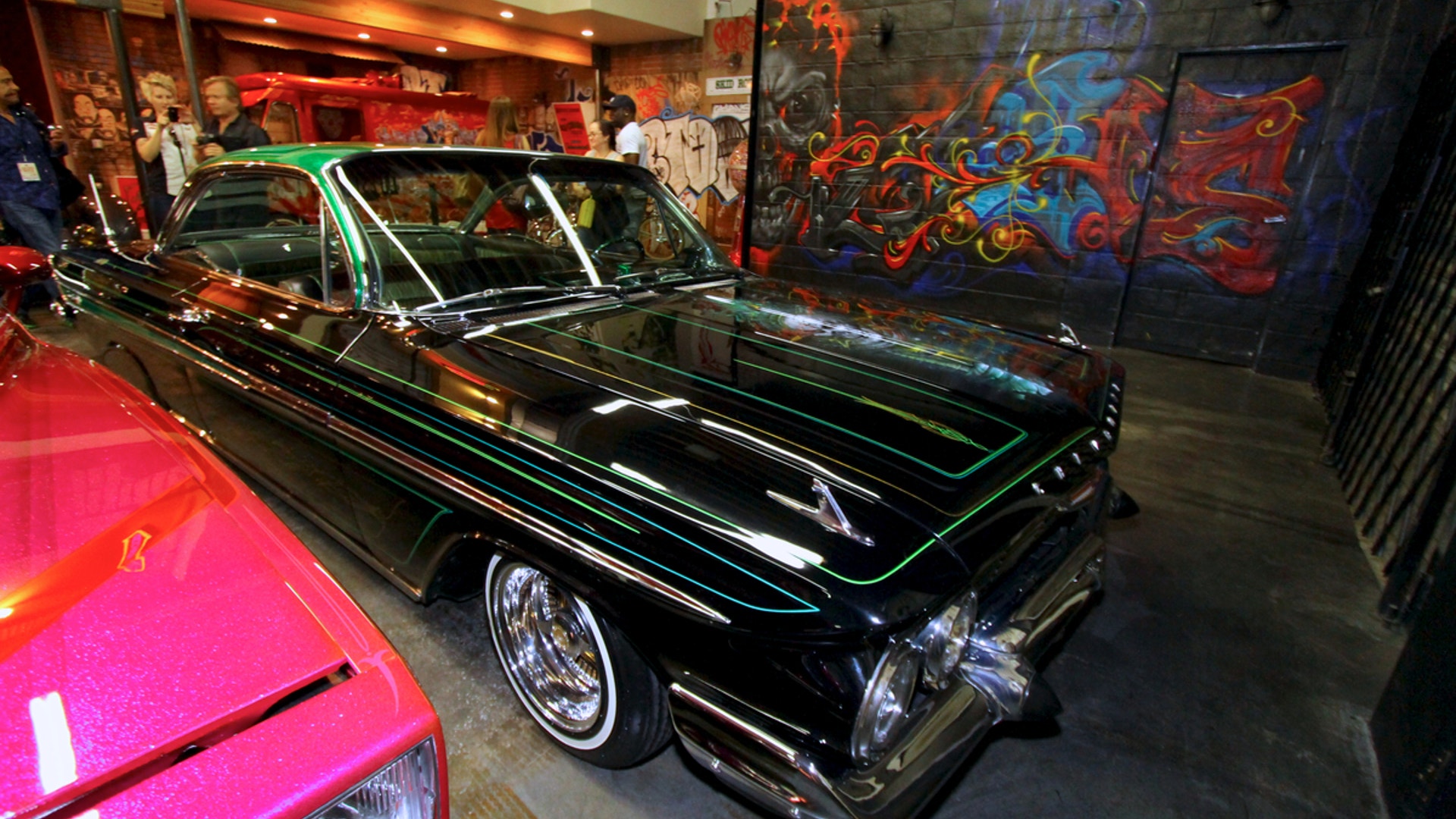 Green_Card_LA_murals