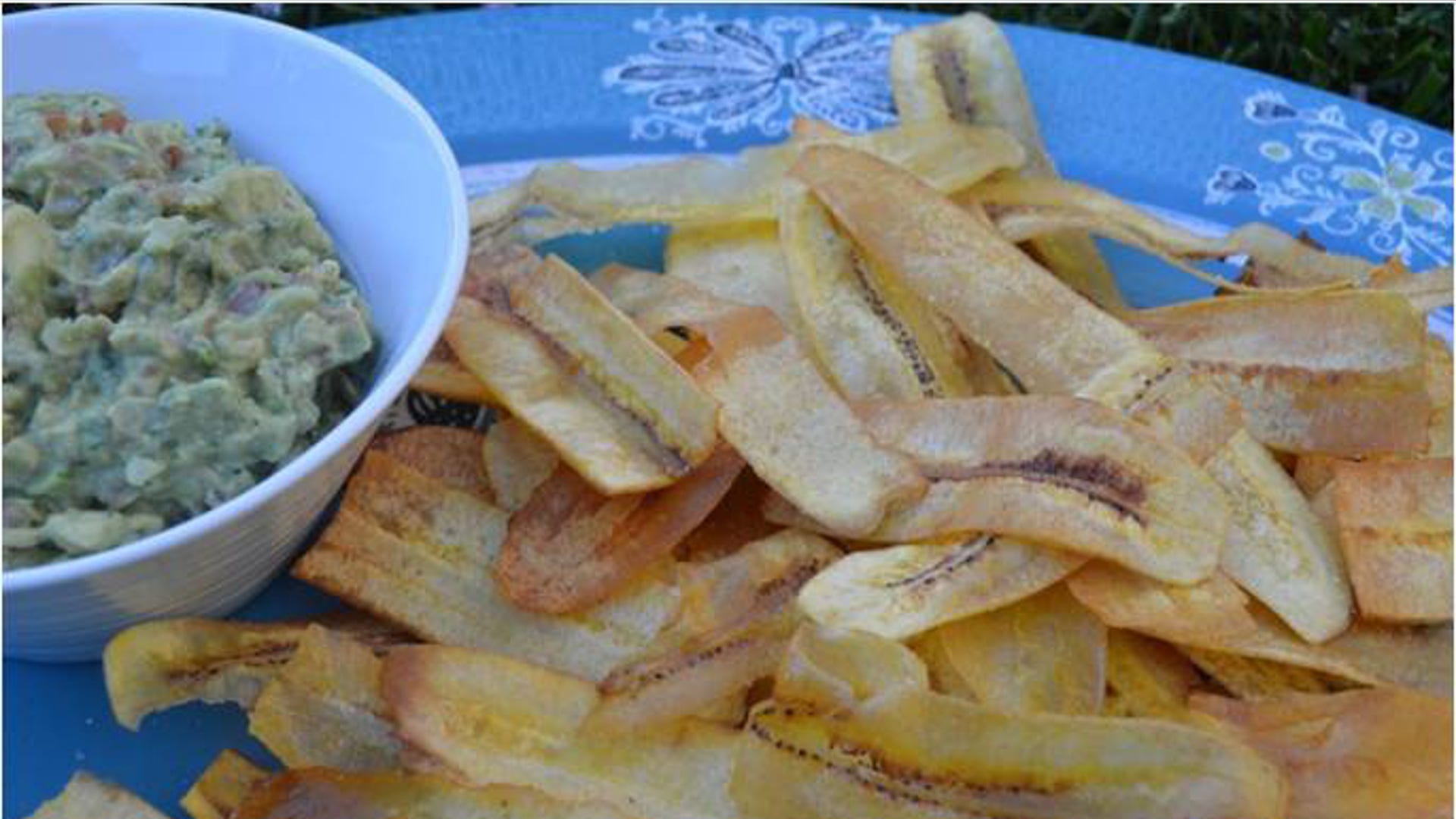 Guacamole_with_Plantains_1