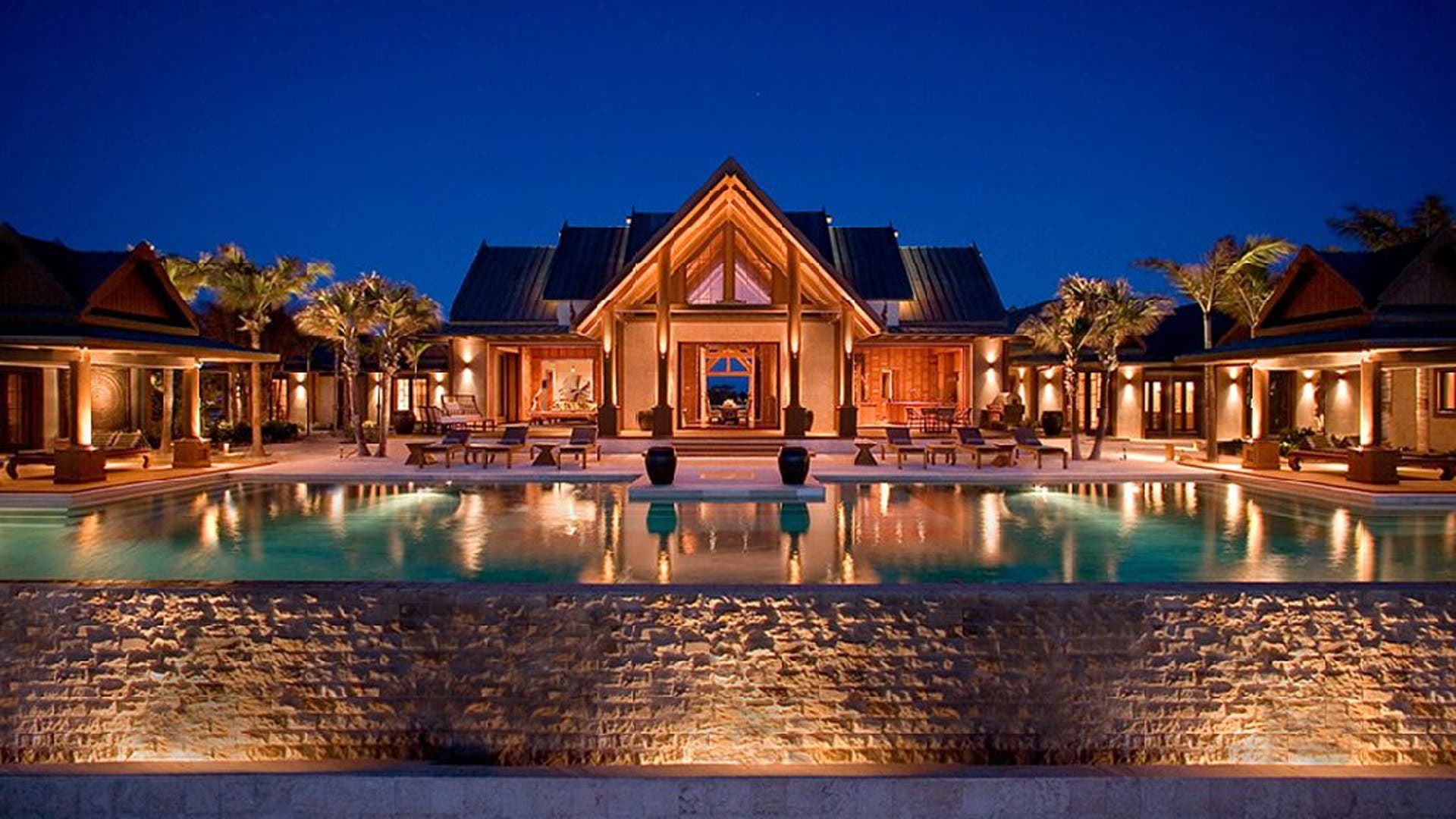 Nandana: A secluded beach in the Bahamas