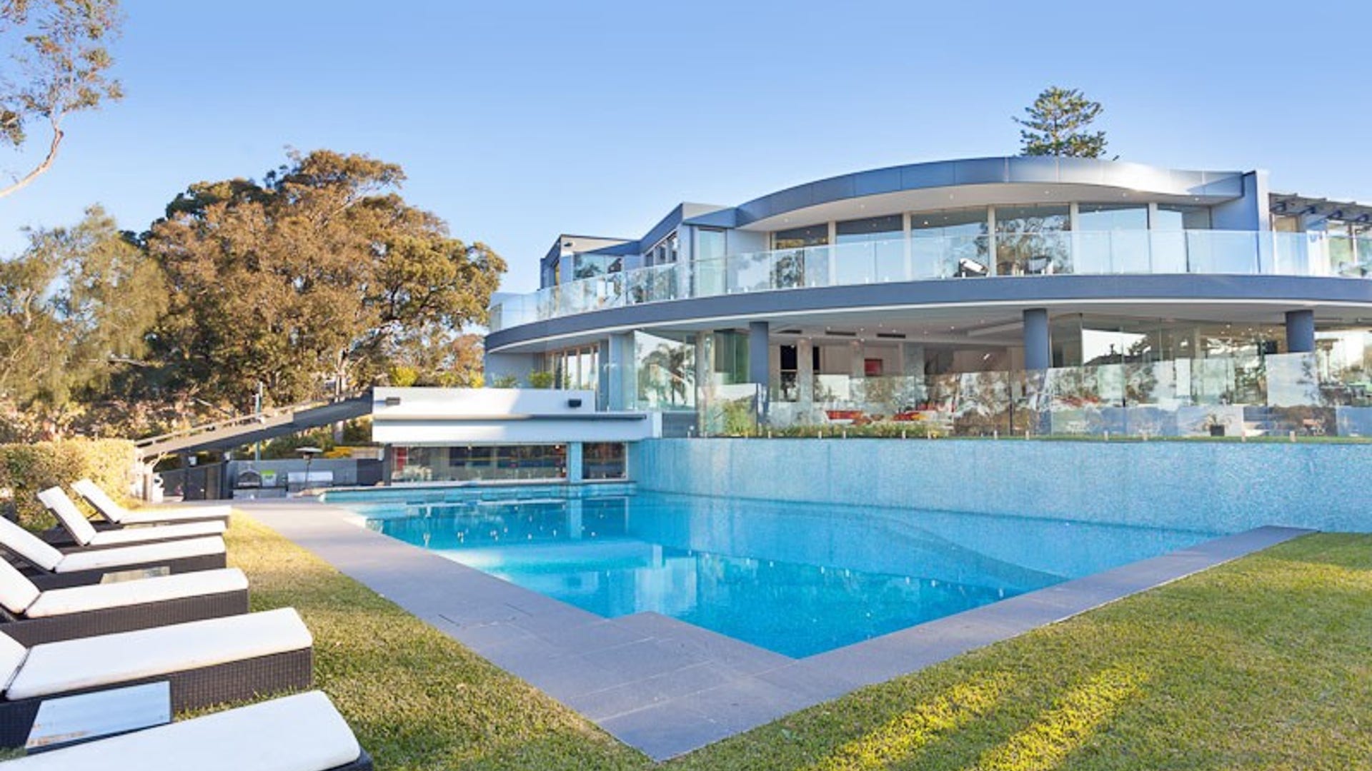 Private Executive House in Sydney