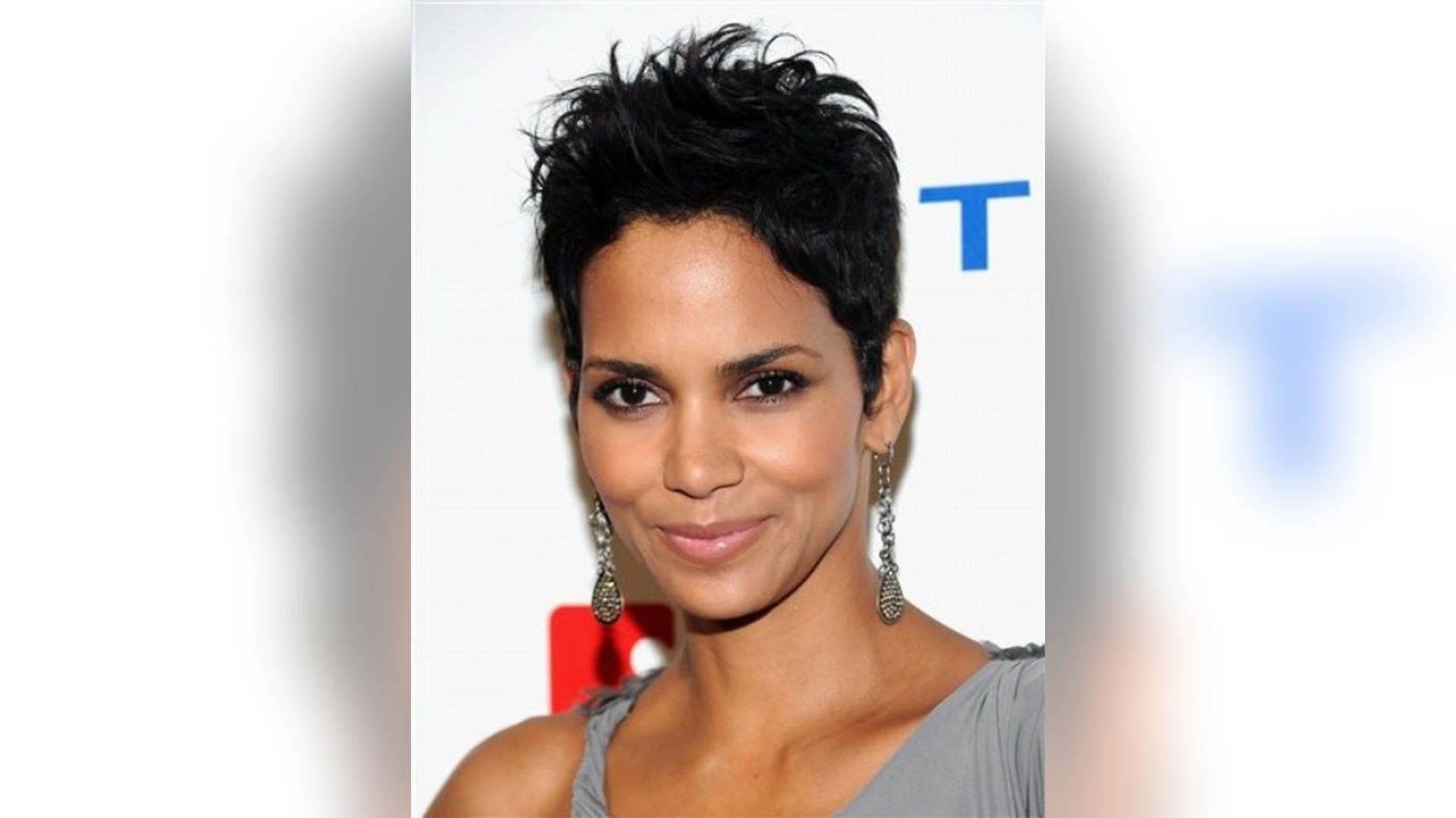 Halle_Berry_sljhsdjfhasl