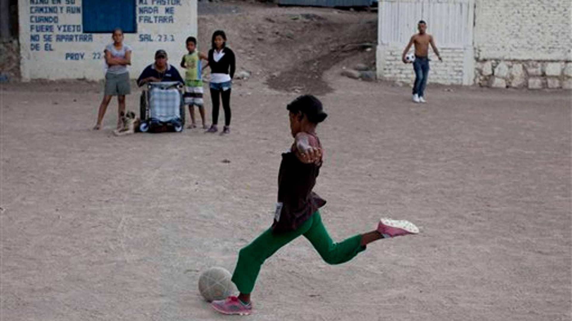 Honduras_Soccer_Gangs__6_