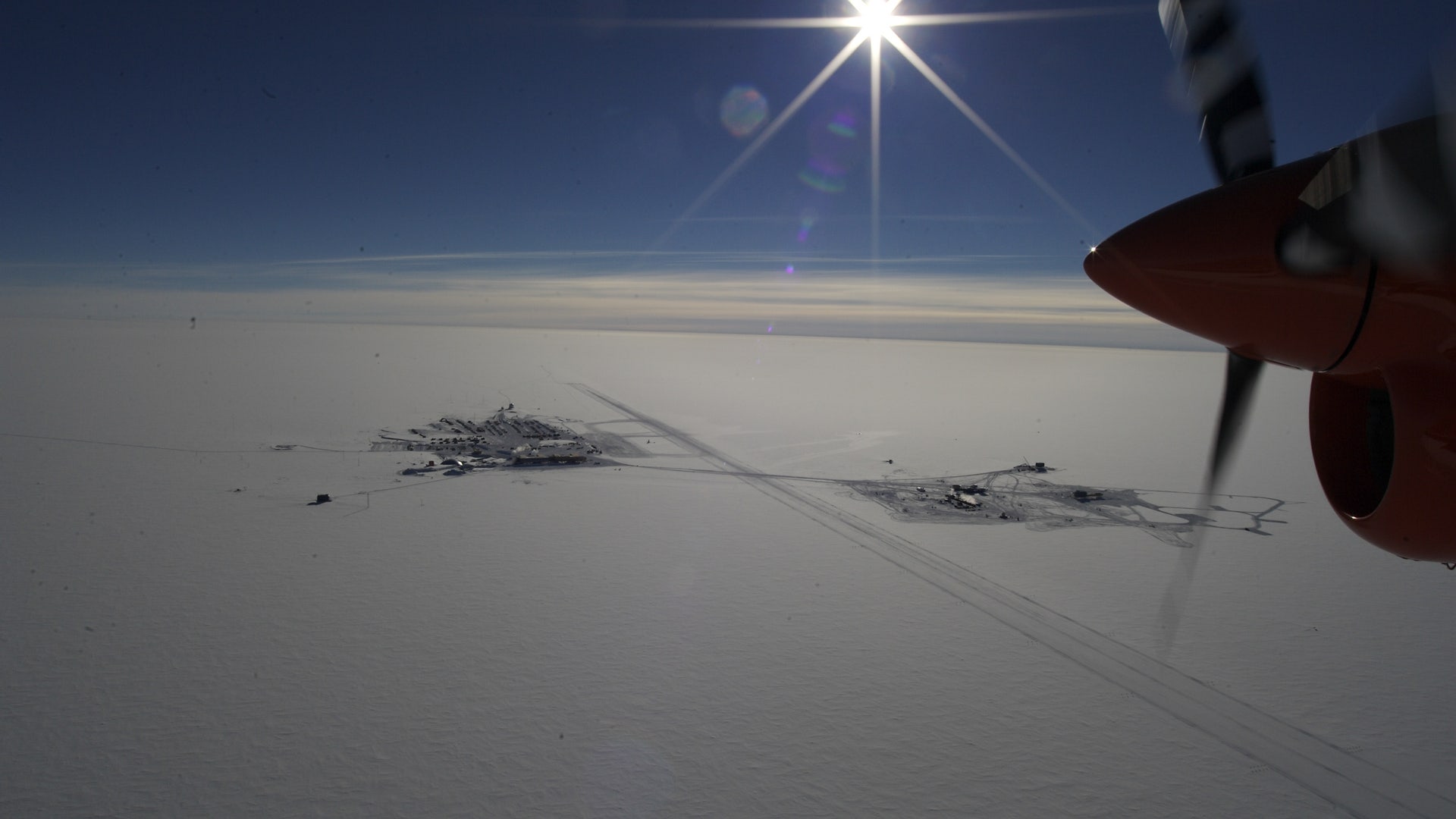 Ice_Cube_from_the_air