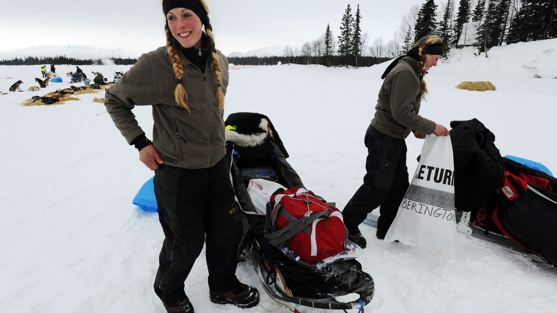 Iditarod_Sled_Dog_Rac_Hein_13_