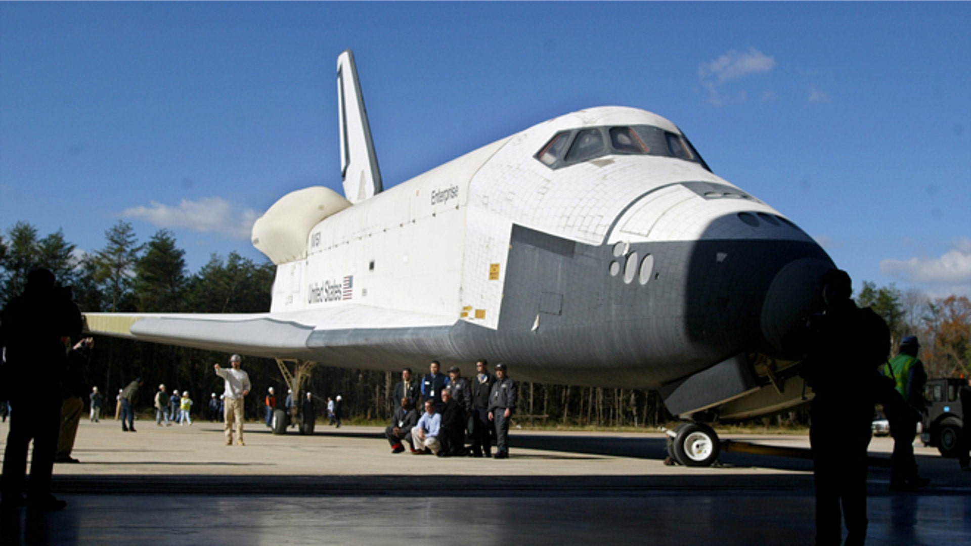 Intrepid_Enterprise_Shuttle_to_NYC_3