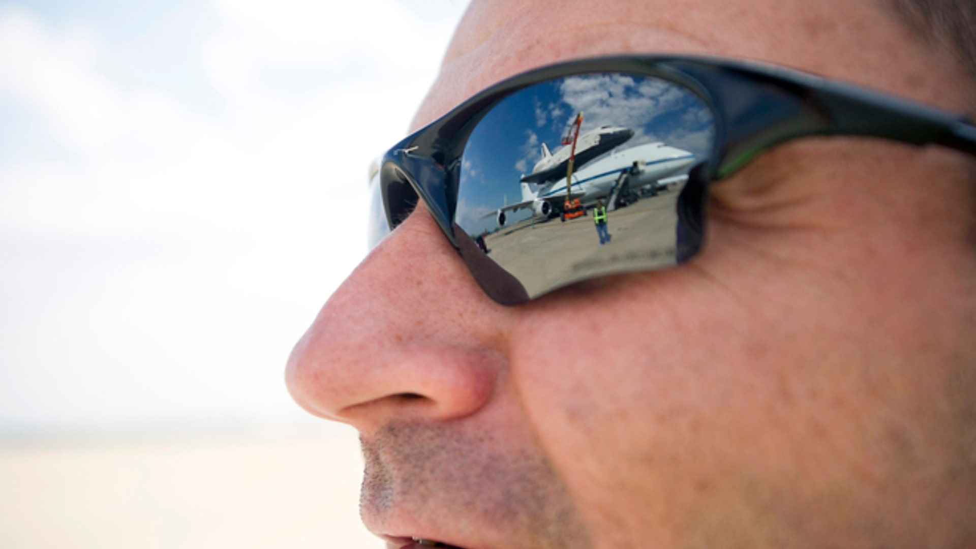 Intrepid_Enterprise_Shuttle_to_NYC