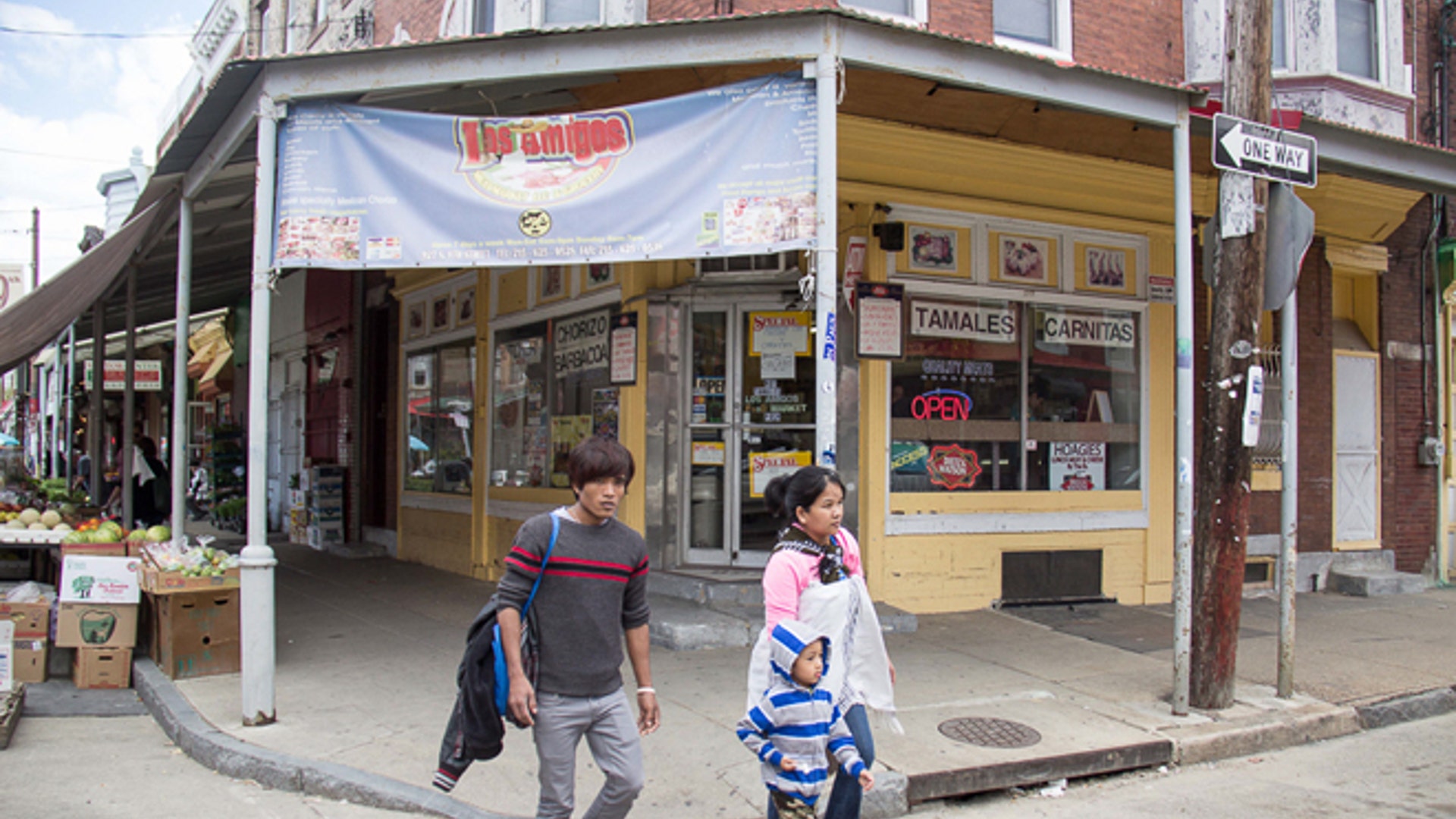 Italian_Market_Latino_2