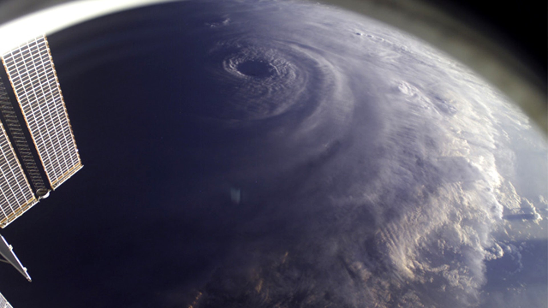 Staring Into the Hurricane's Eye - NASA