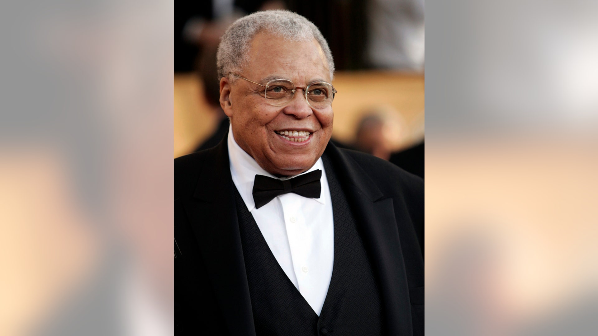 James Earl Jones r