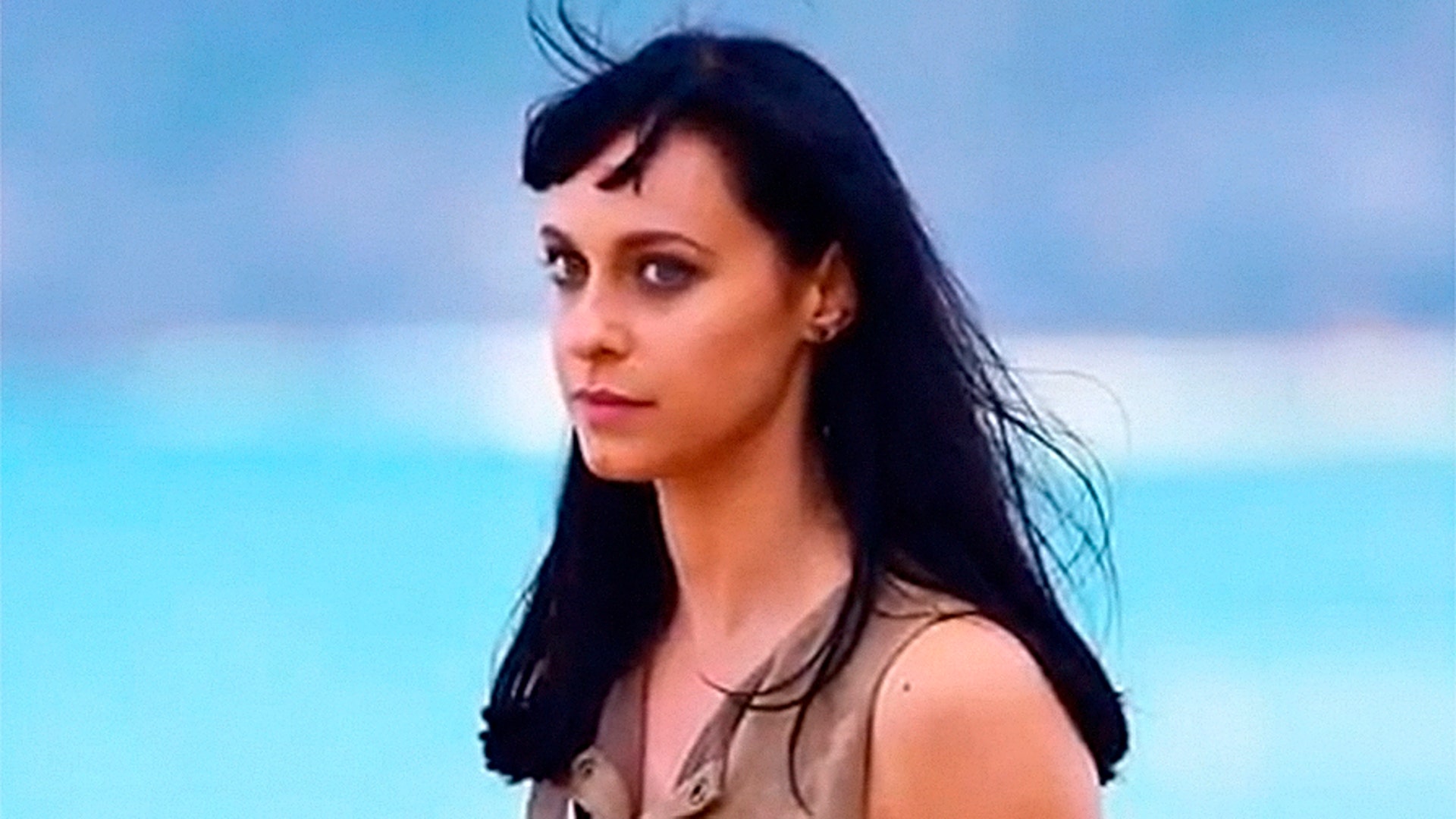 Australian actress Jessica Falkholt died Wednesday following a devastating car wreck that killed her parents and sister a day after Christmas.
