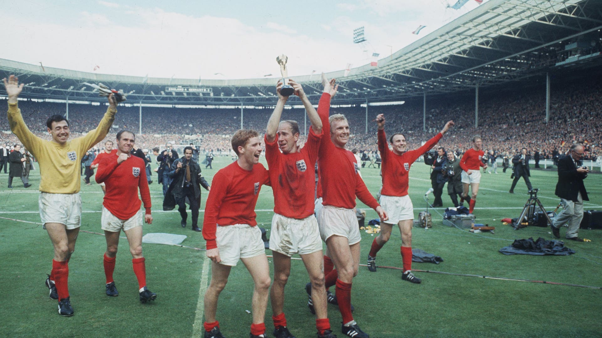 Jules_Rimet_Trophy__1_