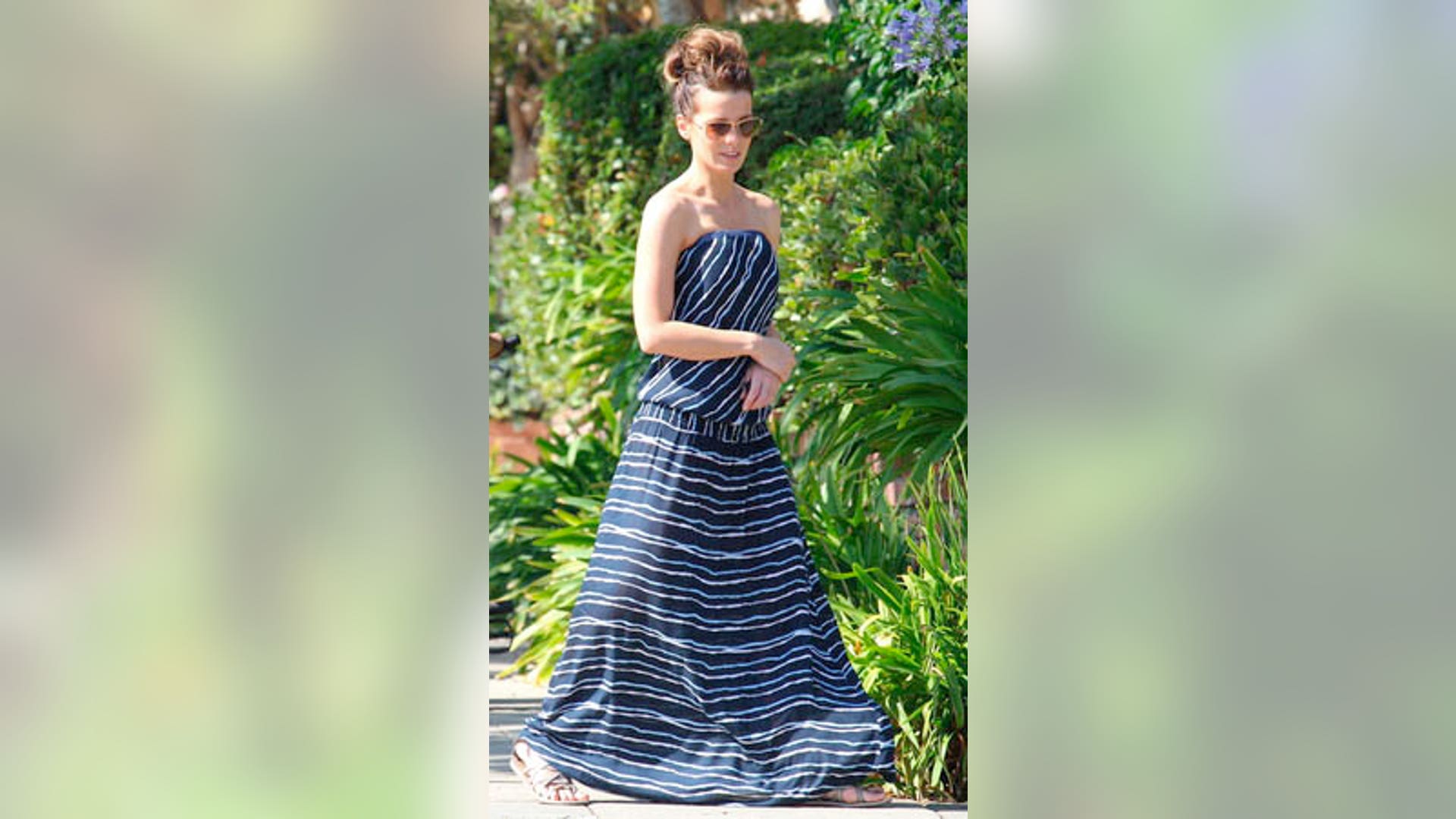 Kate_Beckinsale_straplss