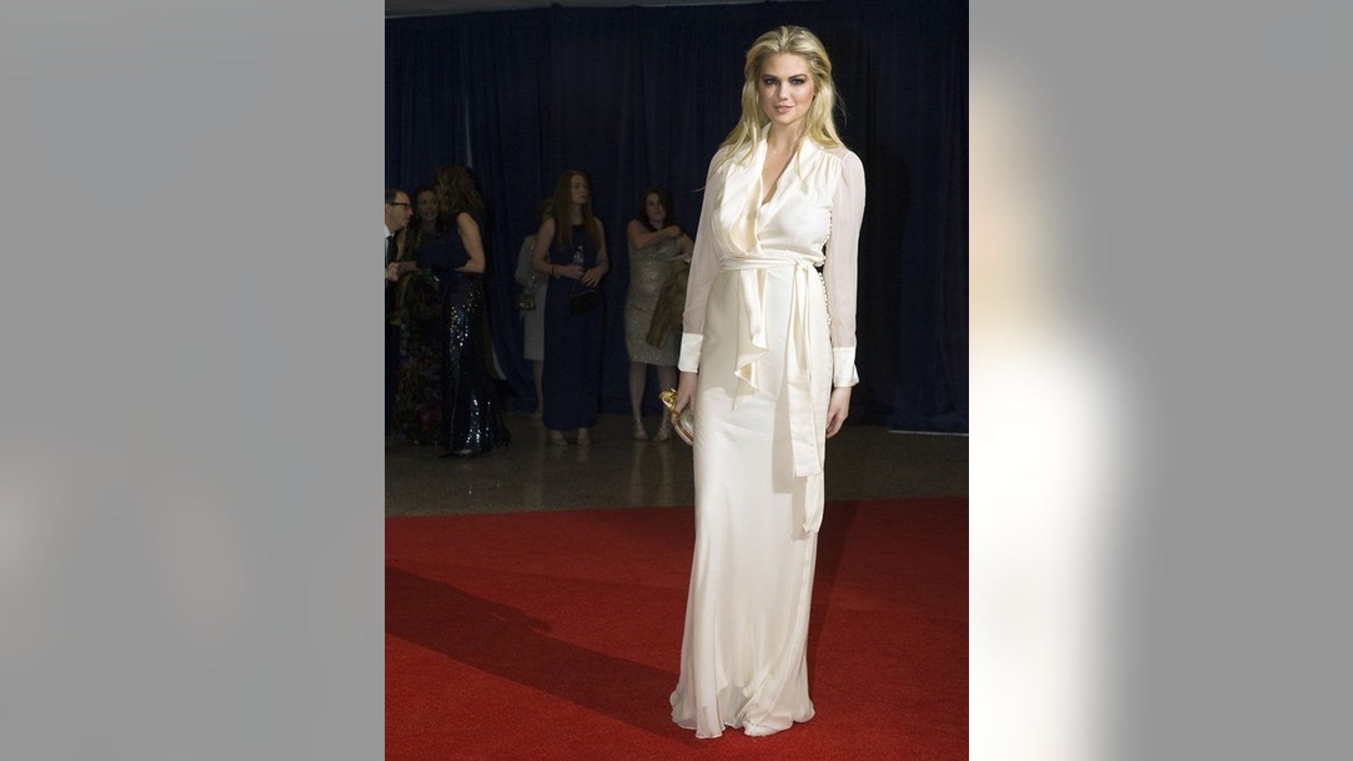 Kate_Upton_whitehouse_ret