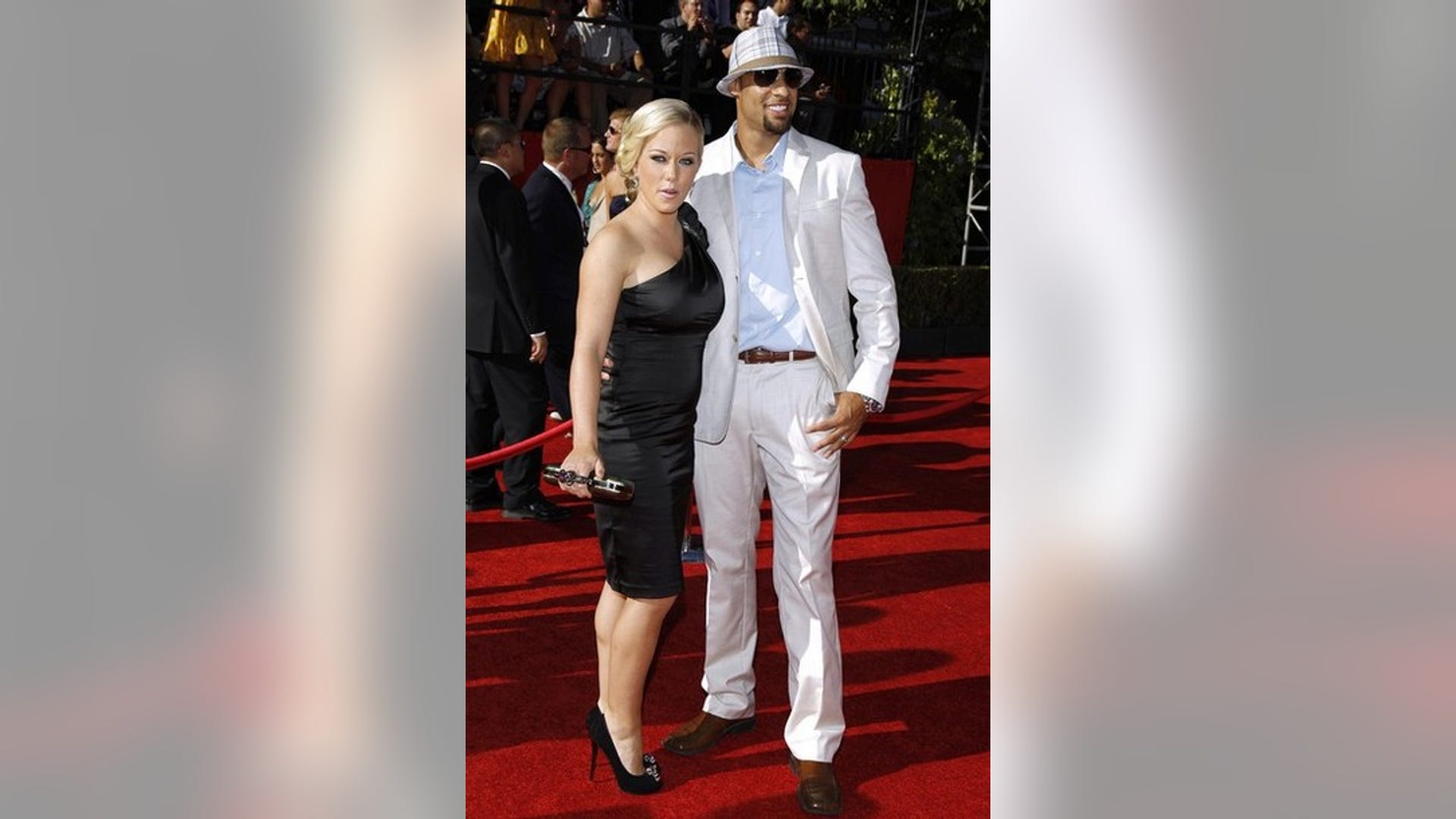 Kendra_Wilkinson_and_Hank_Baskett