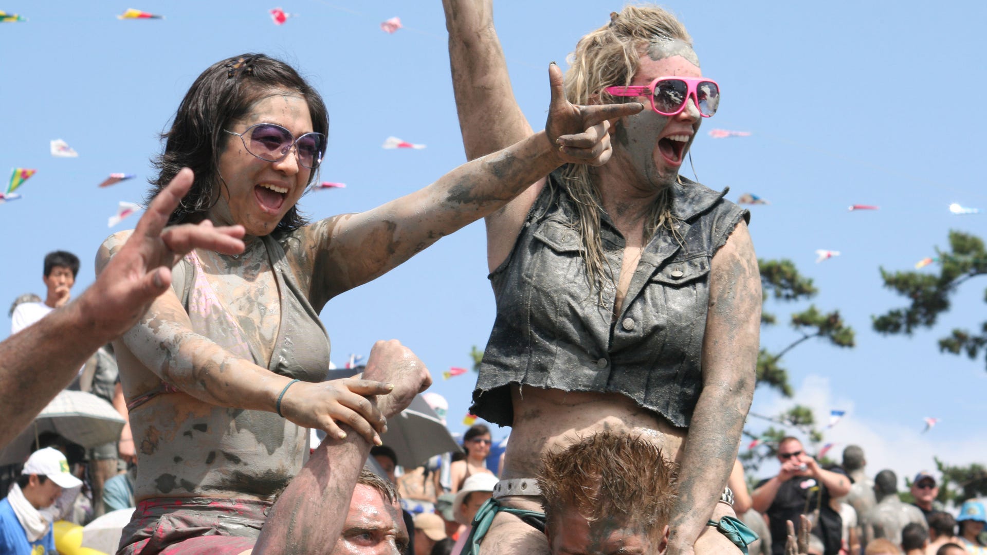 Korea_Boryeong_Mud_Festival_08