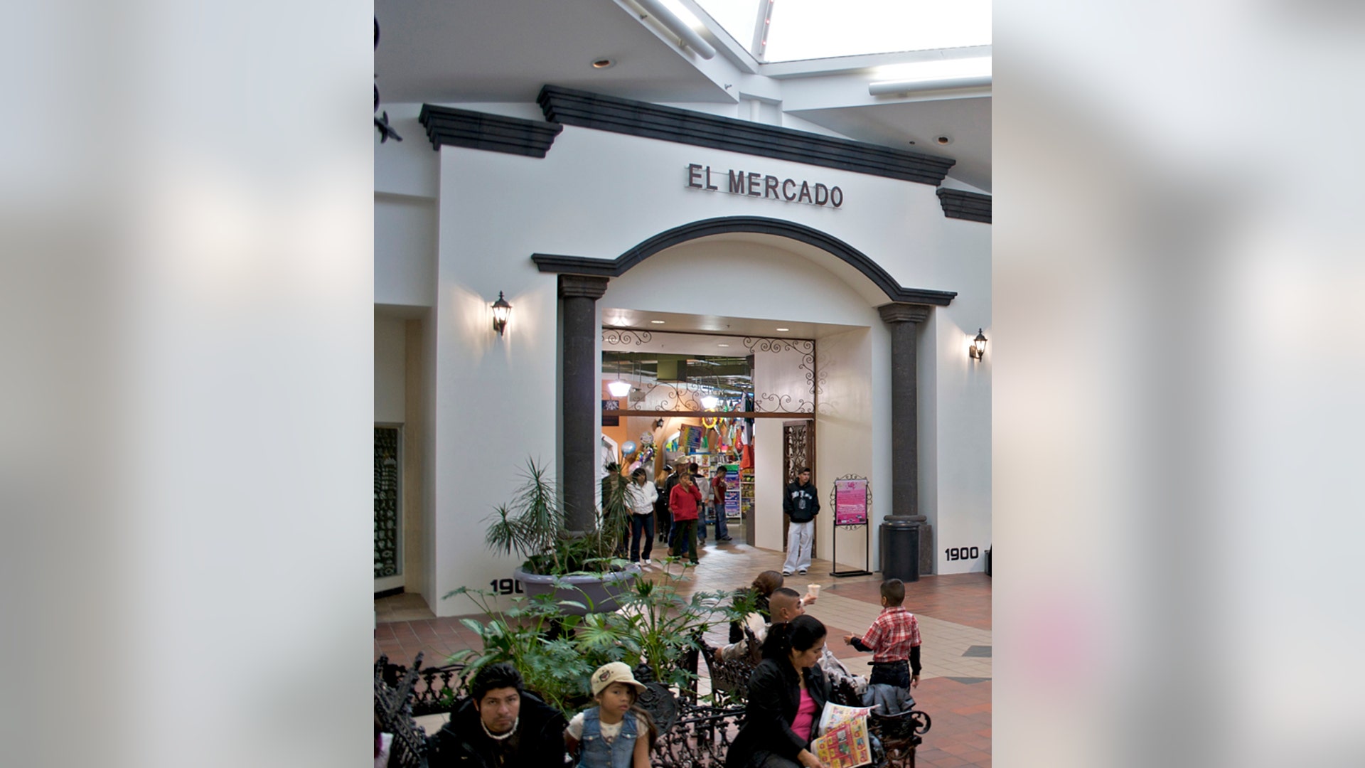 Legaspi_Entrance_La_Gran_Plaza_3